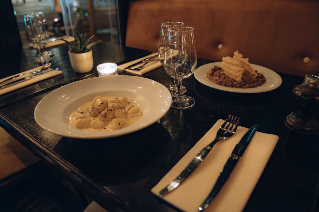 Gnocchi et tartare — Café de l'Arc